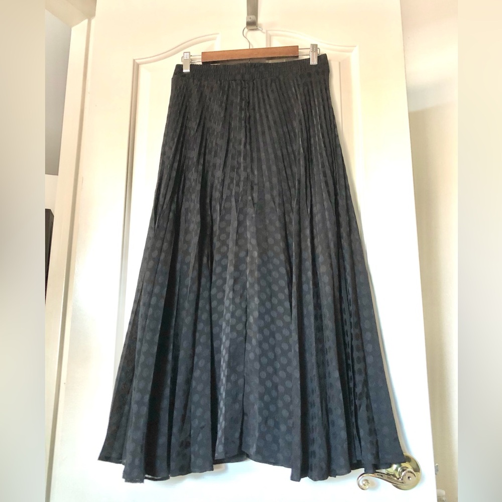 NWOT Max Studio Black Polka Dot Pleated Midi Skirt